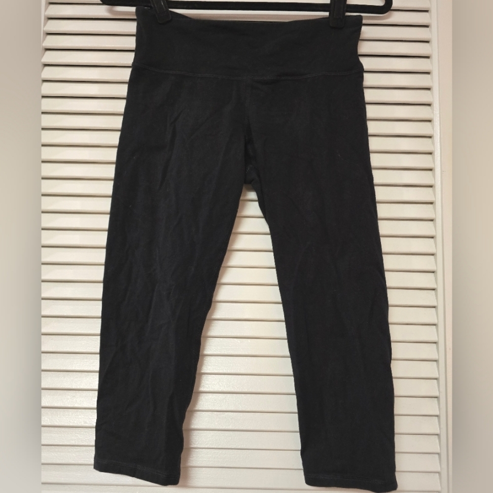 Champion - Black Cropped Workout Athletic Activewear Leggings